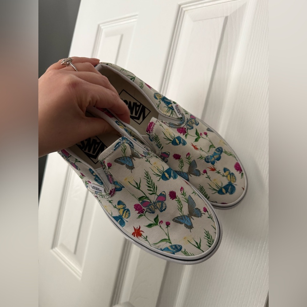 Vans Woman’s Butterfly Slip-On Sneakers - Floral White - Picture 3 of 4